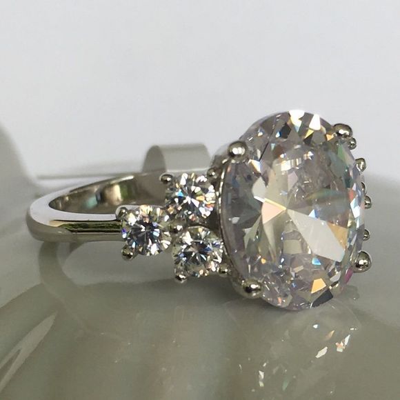 New!  Stunning sterling silver & CZ ring - Picture 3 of 6